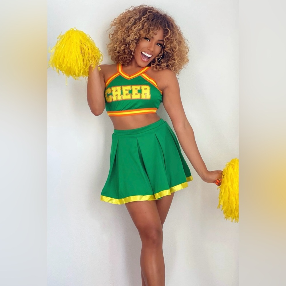 Clover High Cheerleader 4 Piece Costume Set 💚🧡